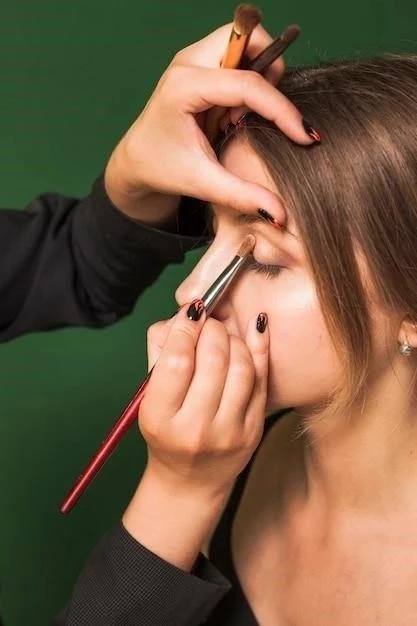 El Delineado de Ojos: Guía Completa para un Look Impecable